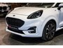 Ford Puma 1.0 EcoBoost ST-Line X Sport stoelen, Adaptive Cruise Control ACC, Achteruitrij camera Split View, Stuur verwarming, Ambiente pakket, Winter Pack, Navigatie met AppLink, Parkeerpilootsysteem+, DAB, Lmv.