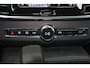 Volvo V90 T6 Recharge AWD Core Bright - IntelliSafe Assist & Surround - Harman/Kardon audio - Adaptieve LED koplampen - Parkeercamera achter - Verwarmde voorstoelen, stuur & achterbank - Parkeersensoren voor & achter - Elektr. bedienb. voorstoelen met geheugen - Extra getint glas - Elektr. inklapbare trekhaak - 19' LMV