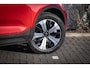 Volvo XC40 1.5 T5 Ultimate Dark | Adaptieve Cruise Control | Trekhaak | Schuif -/ Kanteldak | Stoel + Stuurverwarming | 360 Camera | Harman Kardon Audio | Keyless | Memory | Adaptieve Koplampen |