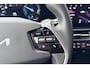 Kia Niro 1.6 GDi Hybrid DynamicLine Adaptieve Cruise Control | Achteruitrijcamera | Parkeersensoren voor & achter | Half leder/stof bekleding | Lichtmetalen velgen | Apple Carplay/Android auto | Navigatie | Lane Assist