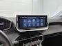 Peugeot 208 Allure 100pk | Navigatie | Climate Control | Cruise Control | Parkeersensoren v+a | Armsteun | Digitaal instrumentenpaneel | Draadloze Apple Carplay / Android Auto | DAB+ radio | All seasonbanden | Led koplampen | Donker getint glas | 16" lichtmetalen velgen |