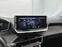 Peugeot 208 Allure 100pk | Navigatie | Climate Control | Cruise Control | Parkeersensoren v+a | Armsteun | Digitaal instrumentenpaneel | Draadloze Apple Carplay / Android Auto | DAB+ radio | All seasonbanden | Led koplampen | Donker getint glas | 16" lichtmetalen velgen |