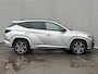 Hyundai Tucson 1.6 T-GDI HEV N Line 230pk Automaat / Dealer Onderhouden / 1650 Kg Trekgewicht / Navigatie / Camera / Stoelverwarming / Dodehoek Detectie / Adaptieve Cruise / Clima / DAB / Apple Carplay & Android Auto /