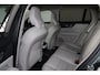Volvo V60 T8 Recharge AWD Ultra Dark - Panorama/schuifdak - IntelliSafe Assist & Surround - 360º Camera - Harman/Kardon audio - Adaptieve LED koplampen - Verwarmde voorstoelen, stuur & achterbank - Parkeersensoren voor & achter - Elektr. bedienb. voorstoelen met geheugen - Geventileerde voorstoelen - Head up display - Extra getint glas - 19' LMV
