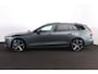 Volvo V60 T8 Recharge AWD Ultra Dark - Panorama/schuifdak - IntelliSafe Assist & Surround - 360º Camera - Harman/Kardon audio - Adaptieve LED koplampen - Verwarmde voorstoelen, stuur & achterbank - Parkeersensoren voor & achter - Elektr. bedienb. voorstoelen met geheugen - Geventileerde voorstoelen - Head up display - Extra getint glas - 19' LMV