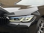 BMW 5-Serie 530e Edition Plus | M-pakket | Schuif/kanteldak | BMW Laser Light | Leder | Sportstoelen | Head up | Memory | Stoelverwarming | Adaptieve cruise | Elektrische achterklep | Camera | Virtual cockpit | Sfeerverlichting | Shadowline | Recent groot onderhoud!