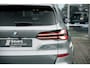BMW X5 xDrive50e | M Sportpakket Pro | Head-Up display | Integral Active Steering | Driving Assistant Professional | Innovation Pack | hemelbekleding alcantara | Elektrische Trekhaak | Comfort Stoelen | Harman/kardon Surround Sound System | Parking Assistant Professional | 22" styling 747M Bicolor |