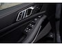 BMW X5 xDrive50e | M Sportpakket Pro | Head-Up display | Integral Active Steering | Driving Assistant Professional | Innovation Pack | hemelbekleding alcantara | Elektrische Trekhaak | Comfort Stoelen | Harman/kardon Surround Sound System | Parking Assistant Professional | 22" styling 747M Bicolor |