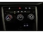 Volkswagen T-Roc Life Edition 1.5 TSI 150pk DSG Automaat Adaptive cruise control, Achteruitrijcamera, LED koplampen, App connect, Airco, DAB, Radio, Bluetooth, Keyless entry