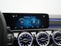 Mercedes-Benz A-klasse 250 e AMG Line Plug In Hybrid 218pk Dealer O.H PHEV | Panodak | Camera | Night Pakket | Alcantara Sportstoelen Verwarmd | MBUX | Widescreen Navi | Sfeerverlichting | Apple Carplay | Virtual | DAB | 18"L.M |