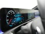 Mercedes-Benz A-klasse 250 e AMG Line Plug In Hybrid 218pk Dealer O.H PHEV | Panodak | Camera | Night Pakket | Alcantara Sportstoelen Verwarmd | MBUX | Widescreen Navi | Sfeerverlichting | Apple Carplay | Virtual | DAB | 18"L.M |