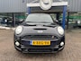 MINI Cooper S Mini 2.0 192pk Chilli Serious Business met Pano, Leer en Stoelverwarming