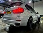 BMW X5 XDrive30d 260PK M-Sport + 1e eigenaar|Trekhaak|Panorama|Harman Kardon|Digital cockpit|360Camera|Keyless|Soft close|20"LMV