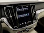Volvo V60 2.0 T6 Recharge AWD Inscription Automaat 340Pk (APPLE CARPLAY, GROOT NAVI, DUAL TONE STUUR, STUUR/STOELVERWARMING, CAMERA, NIEUWE APK, NIEUWSSTAAT)