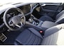 Volkswagen Touareg 3.0 TSi eHybrid 4MOTION R Edition 462PK / 340kW LED Matrix HD IQ.Light, nachtzicht (Night Vision), rondomzichtcamera (360° AreaView), elektr. verst. panoramadak, servosluiting, 3-zone Climatronic, voorstoelen verwarmbaar met massagefunctie, achterbank verwarmbaar, Apple Carplay & Android Auto, elektr. uitklapbare trekhaak incl. Trailer Assist, head-up display, dynamische grootlichtassistent, verwarmbare voorstoelen, luchtvering, adaptive cruise control met Stop&Go, dodehoekdetectie, 22'' LMV 'Estoril'