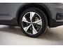 Volvo XC40 P8 Recharge AWD R-Design 78 kWh 3-Fase [ Navi Camera Stoelverwarming ]