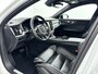 Volvo V60 T6 Recharge Ultra Dark | 19" | Sportstoelen | Trekhaak | Panoramadak | 360 Camera | Harman Kardon | Head-Up | Elektr. verst. Stoelen | Full LED | Adaptieve Cruise | BLIS