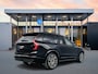 Volvo XC90 T8 Recharge Ultra Black Edition Executive | 22" | Gelaagd & Getint glas | Luchtvering | Bowers & Wilkins | Geventileerd Nappa | Stoelmassage | 360 Camera | Panoramadak | Head-up | Matrix LED | Elektr. verst. stoelen | Leder dashboard | Nubuck dakhemel