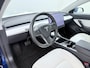 Tesla Model 3 RWD Plus 325PK SOH 91% Lmv 19" Ivoor kleurig Leder 3 AutoPilot Panoramadak Adaptive.Cruise Camera's Elektr.Stuur+Stoelen+Spiegels+Geheugen+Easy-Entry+Verwarmde stoelen Park assistent PDC WIFI Lane-Assist Speed-Assist Navi Ecc Led ACC DAB Voorverwarmen en Keyless via App One-Pedal-Drive 1e Eigenaar Origineel Nederlandse Auto