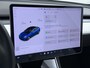 Tesla Model 3 RWD Plus 325PK SOH 91% Lmv 19" Ivoor kleurig Leder 3 AutoPilot Panoramadak Adaptive.Cruise Camera's Elektr.Stuur+Stoelen+Spiegels+Geheugen+Easy-Entry+Verwarmde stoelen Park assistent PDC WIFI Lane-Assist Speed-Assist Navi Ecc Led ACC DAB Voorverwarmen en Keyless via App One-Pedal-Drive 1e Eigenaar Origineel Nederlandse Auto