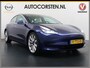 Tesla Model 3 RWD Plus 325PK SOH 91% Lmv 19" Ivoor kleurig Leder 3 AutoPilot Panoramadak Adaptive.Cruise Camera's Elektr.Stuur+Stoelen+Spiegels+Geheugen+Easy-Entry+Verwarmde stoelen Park assistent PDC WIFI Lane-Assist Speed-Assist Navi Ecc Led ACC DAB Voorverwarmen en Keyless via App One-Pedal-Drive 1e Eigenaar Origineel Nederlandse Auto
