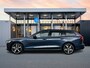 Volvo V60 T6 Recharge Ultra Dark | 19" | Trekhaak | Getint Glas | Panoramadak | Head-up | 360 Camera | Full LED | Elektr. verst. Stoelen | Harman Kardon | Adaptieve Cruise | BLIS