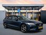 Volvo V60 T6 Recharge Ultra Dark | 19" | Trekhaak | Getint Glas | Panoramadak | Head-up | 360 Camera | Full LED | Elektr. verst. Stoelen | Harman Kardon | Adaptieve Cruise | BLIS