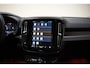 Volvo XC40 P8 Recharge AWD R-Design 78kWh 3-Fase [ Versatility Line Stuur-&Stoelverwarming Navi Camera Apple/Android ]