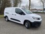 Peugeot e-Partner L2 50 kWh 136pk | 8 jaar garantie | 0% financial lease | Apple Carplay | Android Auto | Multimedia | Achteruitrijcamera | Parkeersensoren achter | Digital cockpit | Stuurwielbediening | Bestuurdersstoel comfort | Armsteun | Warmtepomp | Vehicle to load | ECO koplampen | Houten afwerking laadruimte | Reservewiel | van €31.545 voor €27.495