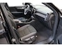 Volvo EX40 252PK Extended Range Plus Black Edition 82 kWh | Panoramadak | Getint Glas | Stoel & Stuur Verw. | HK Audio.
