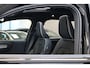 Volvo EX40 252PK Extended Range Plus Black Edition 82 kWh | Panoramadak | Getint Glas | Stoel & Stuur Verw. | HK Audio.