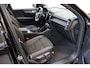 Volvo EX40 252PK Extended Range Plus Black Edition 82 kWh | Panoramadak | Getint Glas | Stoel & Stuur Verw. | HK Audio.