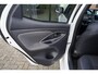 Toyota Yaris 1.5 Hybrid Launch Edition Bi-Tone|Parelmoer wit/Zwart|Head-up|Stuurverwarming|Stoelverwarming|LED|Navigatie|Camera