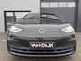 Volkswagen ID.3 First Max 58 kWh ✓SOH 93.3% ✓Panoramadak ✓Matrix LED ✓Full LED ✓Stuur- Stoelverwarming ✓Sfeerverlichting ✓Navigatie ✓Camera ✓Lichtmetaal 20" ✓Parkeersensoren