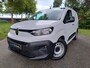Citroën E-Berlingo L1 50 kWh 136pk | 8 jaar garantie | 0% financial lease | Apple Carplay | Android Auto | Multimedia | Achteruitrijcamera | Parkeersensoren achter | Digital cockpit | Stuurwielbediening | Bestuurdersstoel comfort | Armsteun | Warmtepomp | Vehicle to load | ECO koplampen | Houten afwerking laadruimte | Reservewiel | van €30.595 voor €26.650