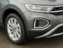 Volkswagen T-Roc 1.5 TSI 150pk DSG Style | Trekhaak | Navi | IQ light | Adapt. Cruise | Rijklaar incl. garantie