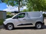 Fiat E-Doblò L1 50 kWh 136pk | 8 jaar garantie | 0% financial lease | 2-zits | Houten afwerking laadruimte | Apple Carplay | Android Auto | Multimedia | Achteruitrijcamera | Parkeersensoren achter | Stoelverwarming | Stuurverwarming | Lederen stuurwiel met bediening | Reservewiel | van €30.975 voor €26.995 ex. BTW rijklaar