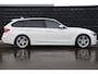 BMW 3-Serie Touring 330i Edition Sport Line Shadow Executive | Leder | Stoel-/Stuurverwarming | Elek. Trekhaak | Carplay | Camera