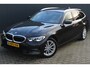 BMW 3-Serie Touring 318i High Executive | Incl. 12 maanden garantie | Trekhaak elektrisch uitklapbaar | Harman/Kardon audio | Apple Carplay/Android Auto | Sport stoelen | DAB | Voorstoelen verwarmd | Elektrische achterklep | Cruise control adaptief |