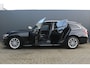 BMW 3-Serie Touring 318i High Executive | Incl. 12 maanden garantie | Trekhaak elektrisch uitklapbaar | Harman/Kardon audio | Apple Carplay/Android Auto | Sport stoelen | DAB | Voorstoelen verwarmd | Elektrische achterklep | Cruise control adaptief |