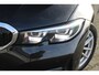 BMW 3-Serie Touring 318i High Executive | Incl. 12 maanden garantie | Trekhaak elektrisch uitklapbaar | Harman/Kardon audio | Apple Carplay/Android Auto | Sport stoelen | DAB | Voorstoelen verwarmd | Elektrische achterklep | Cruise control adaptief |