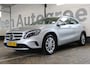 Mercedes-Benz GLA 200 Prestige | Incl. 12 maanden garantie | Trekhaak | Lichtmetalen velgen | Parkeersensoren voor/achter | Bluetooth | Airco | Navigatie