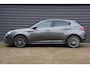 Alfa Romeo Giulietta 1.4 T Exclusive - 170 PK - QV LINE - AUTOMAAT - NAVIGATIE - HALF LEDER -