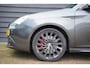 Alfa Romeo Giulietta 1.4 T Exclusive - 170 PK - QV LINE - AUTOMAAT - NAVIGATIE - HALF LEDER -