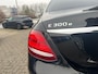 Mercedes-Benz E-klasse 300 e AMG Line | 320pk PHEV | Elektrisch panoramadak / schuifdak | Stoelverwarming | Bestuurdersstoel Met Geheugen | Achteruitrijcamera