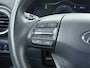 Hyundai Kona Electric EV 64kWh Fase 3 Warmtepomp Adap.Cruise Camera Navi Ecc Apple Carplay Android Auto Pdc Krell®-Audio Fashion SOH 93% Dodehoek detector Rijstrooksensor Led Privacy Glas Keyless Lmv 17" 1e Eigenaar Origineel Nederlandse Auto