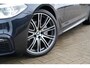BMW 5-Serie Touring 520i High Executive M | Dealer onderhouden | Panoramisch schuif/kanteldak | Stoel en stuurwielverwarming | Trekhaak | Keyless | Eerste eigenaar | Origineel NL | Sfeerverlichting |