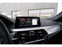 BMW 5-Serie Touring 520i High Executive M | Dealer onderhouden | Panoramisch schuif/kanteldak | Stoel en stuurwielverwarming | Trekhaak | Keyless | Eerste eigenaar | Origineel NL | Sfeerverlichting |