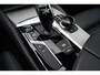 BMW 5-Serie Touring 520i High Executive M | Dealer onderhouden | Panoramisch schuif/kanteldak | Stoel en stuurwielverwarming | Trekhaak | Keyless | Eerste eigenaar | Origineel NL | Sfeerverlichting |