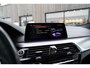 BMW 5-Serie Touring 520i High Executive M | Dealer onderhouden | Panoramisch schuif/kanteldak | Stoel en stuurwielverwarming | Trekhaak | Keyless | Eerste eigenaar | Origineel NL | Sfeerverlichting |
